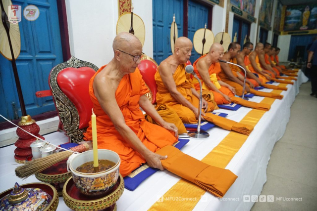 พระสงฆ์สดับปกรณ์